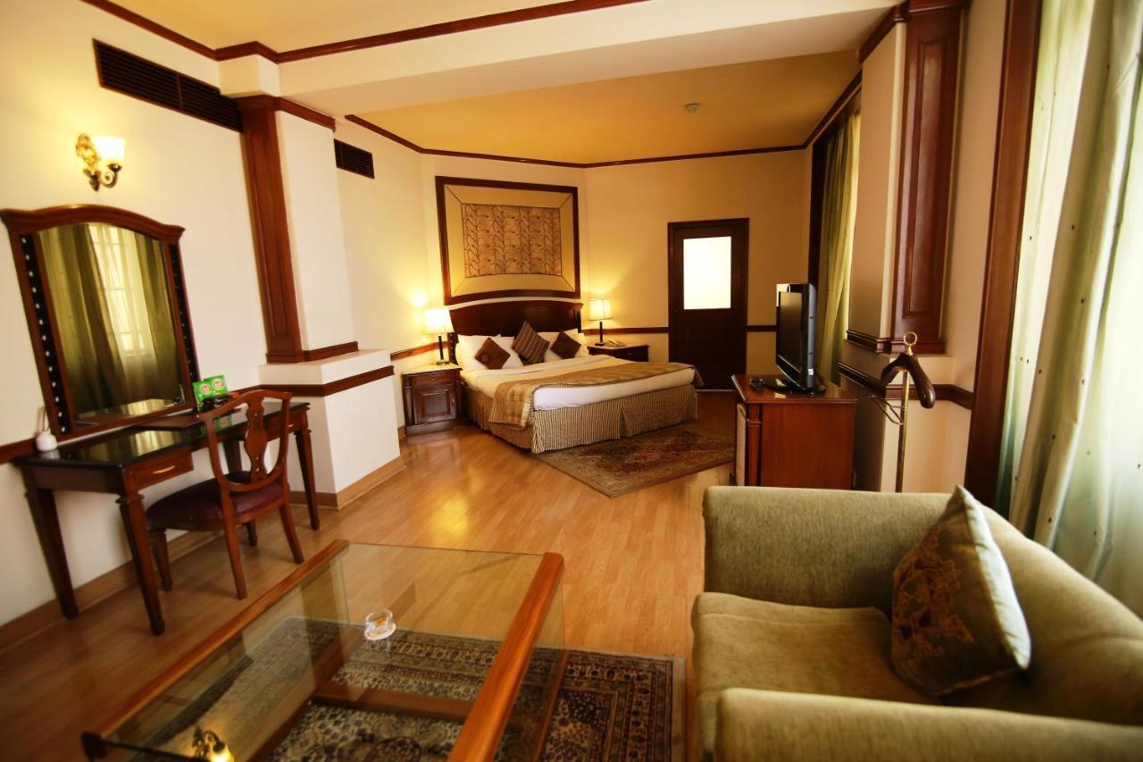 Hotel President Jalandhar Eksteriør bilde