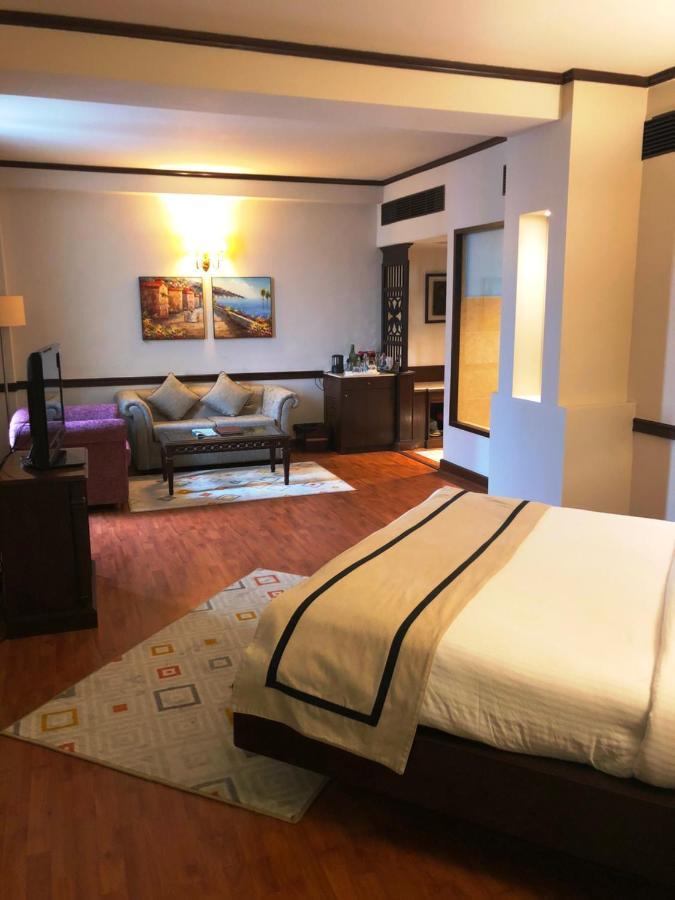 Hotel President Jalandhar Eksteriør bilde