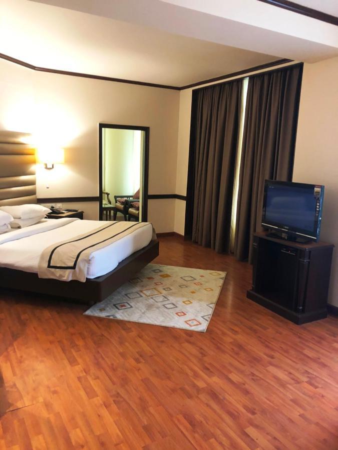 Hotel President Jalandhar Eksteriør bilde