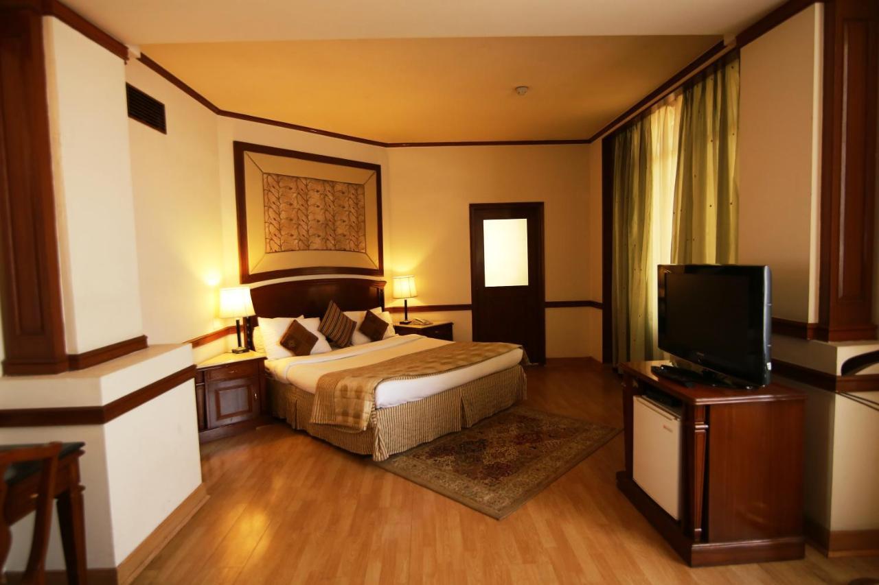 Hotel President Jalandhar Eksteriør bilde