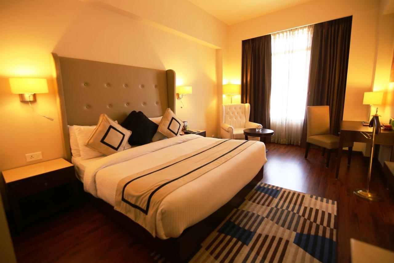 Hotel President Jalandhar Eksteriør bilde