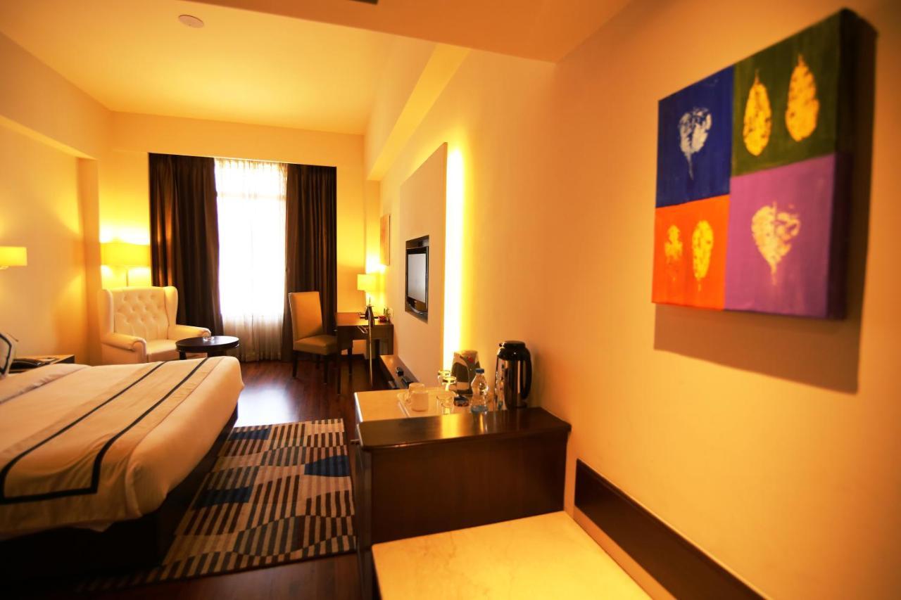 Hotel President Jalandhar Eksteriør bilde